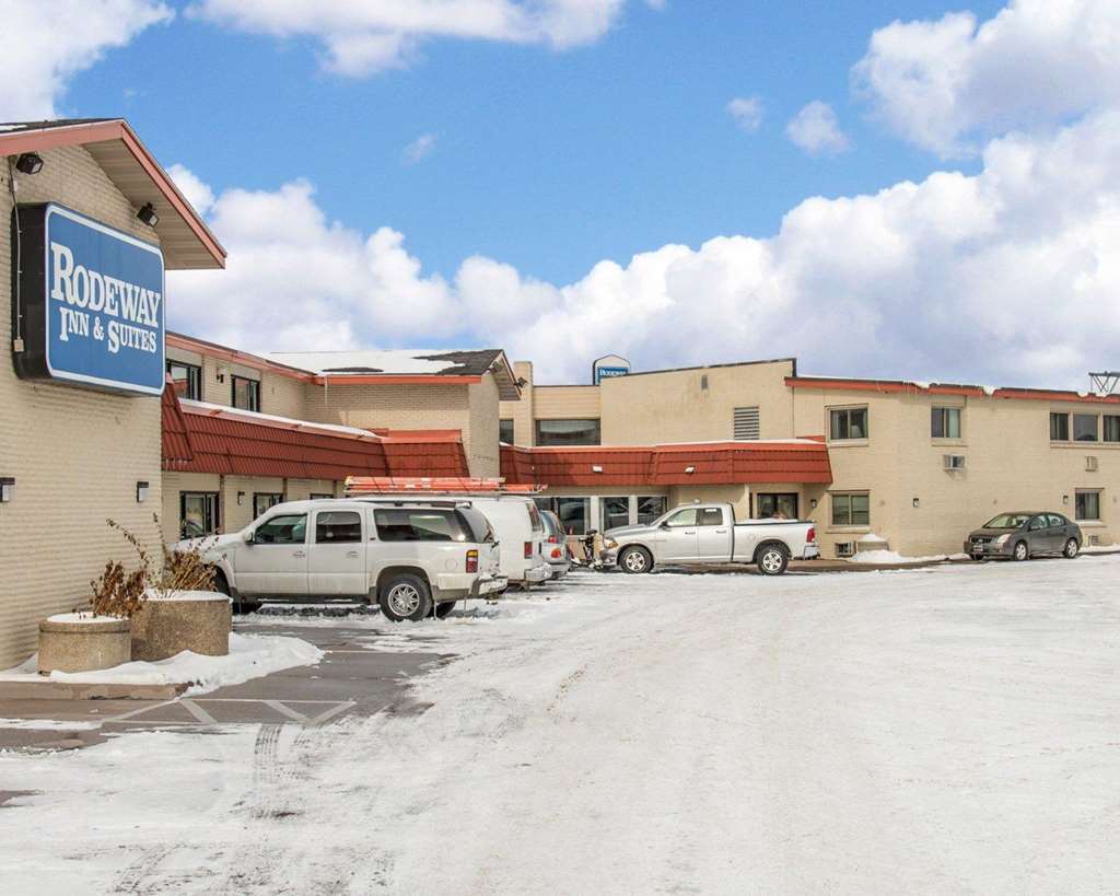 Regency Inn And Suites Eau Claire Bagian luar foto